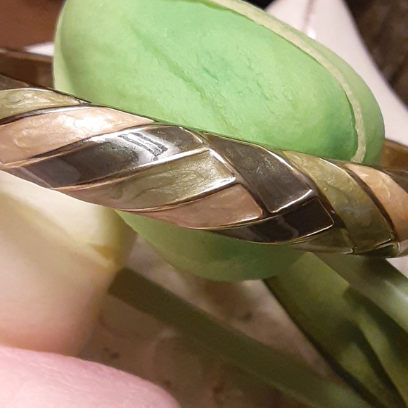 Vintage Inlayed Enamel Bangle Bracelet - Picture 7 of 8